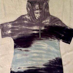 Cable & Gauge Tie Dye Short Sleeve Hoodie Top Purple Blue Size M
